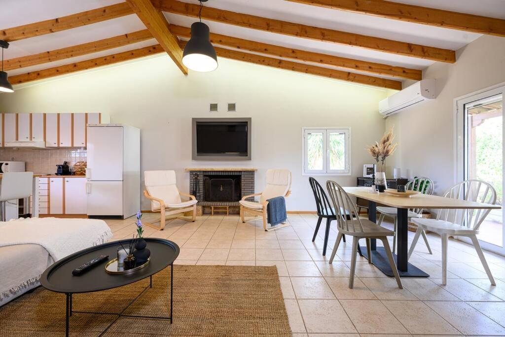 Farmbill Villa Markópoulon Екстериор снимка